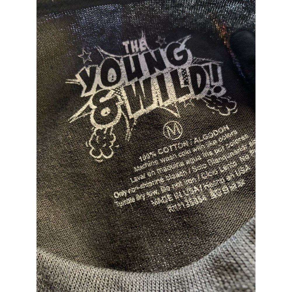 The Young & Wild Mt. Fuji Men’s Sz M T Shirt Black - Picture 2 of 7